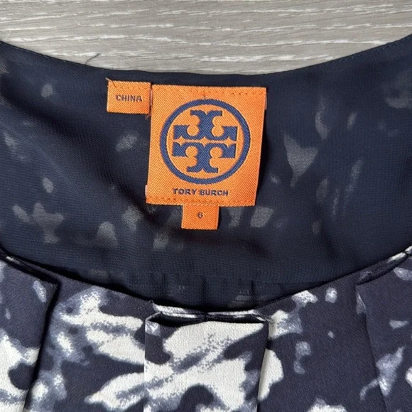 Tory Burch Navy Blue and White Silk Floral Belted Sleeveless Dress | EUC Size 6 - Picture 4 of 12